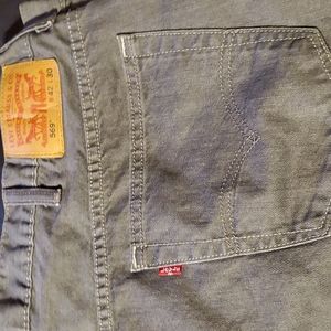 Levis 569